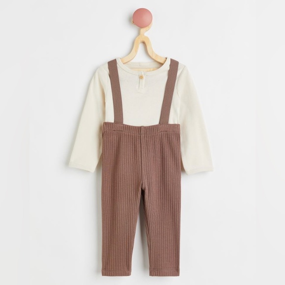 H&M Baby - Jersey Top and Suspenders Legging Set - Picture 1 of 4